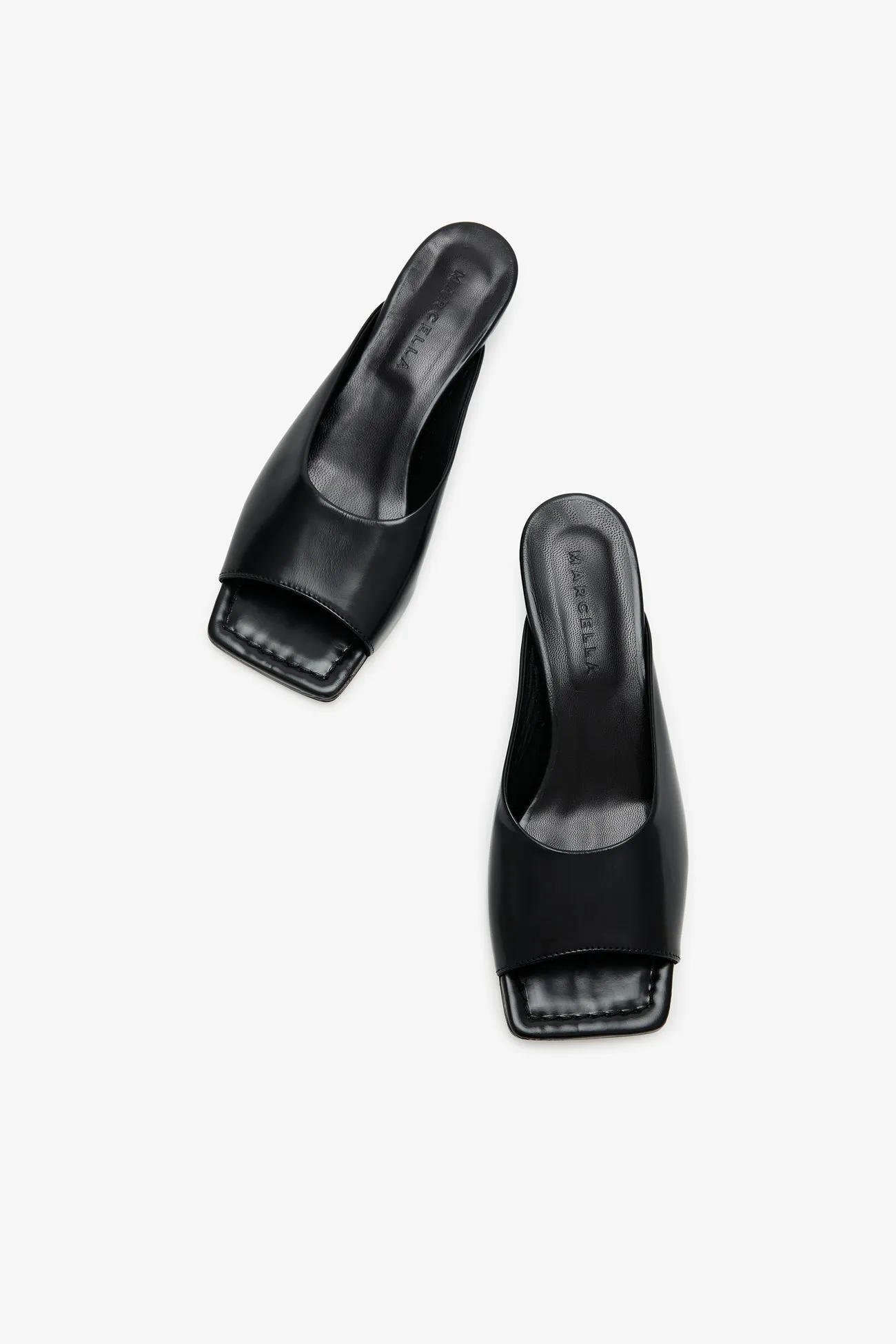 Hyra Sandals