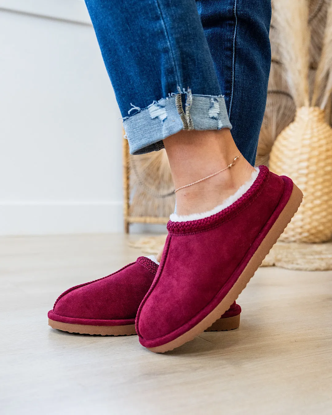 Very G Cheers Slippers - Maroon