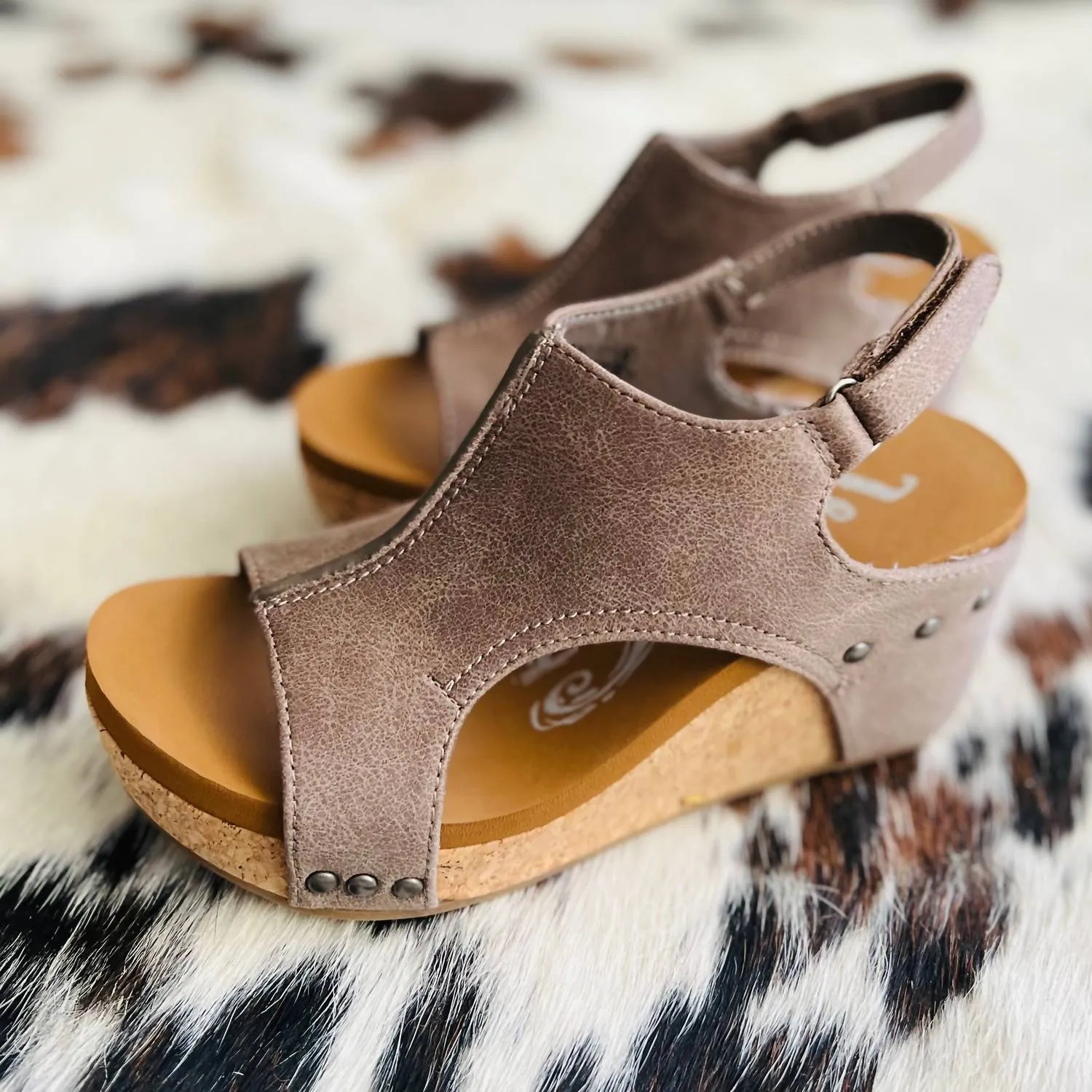 Women's Afternoon In Florence Wedges In Brown