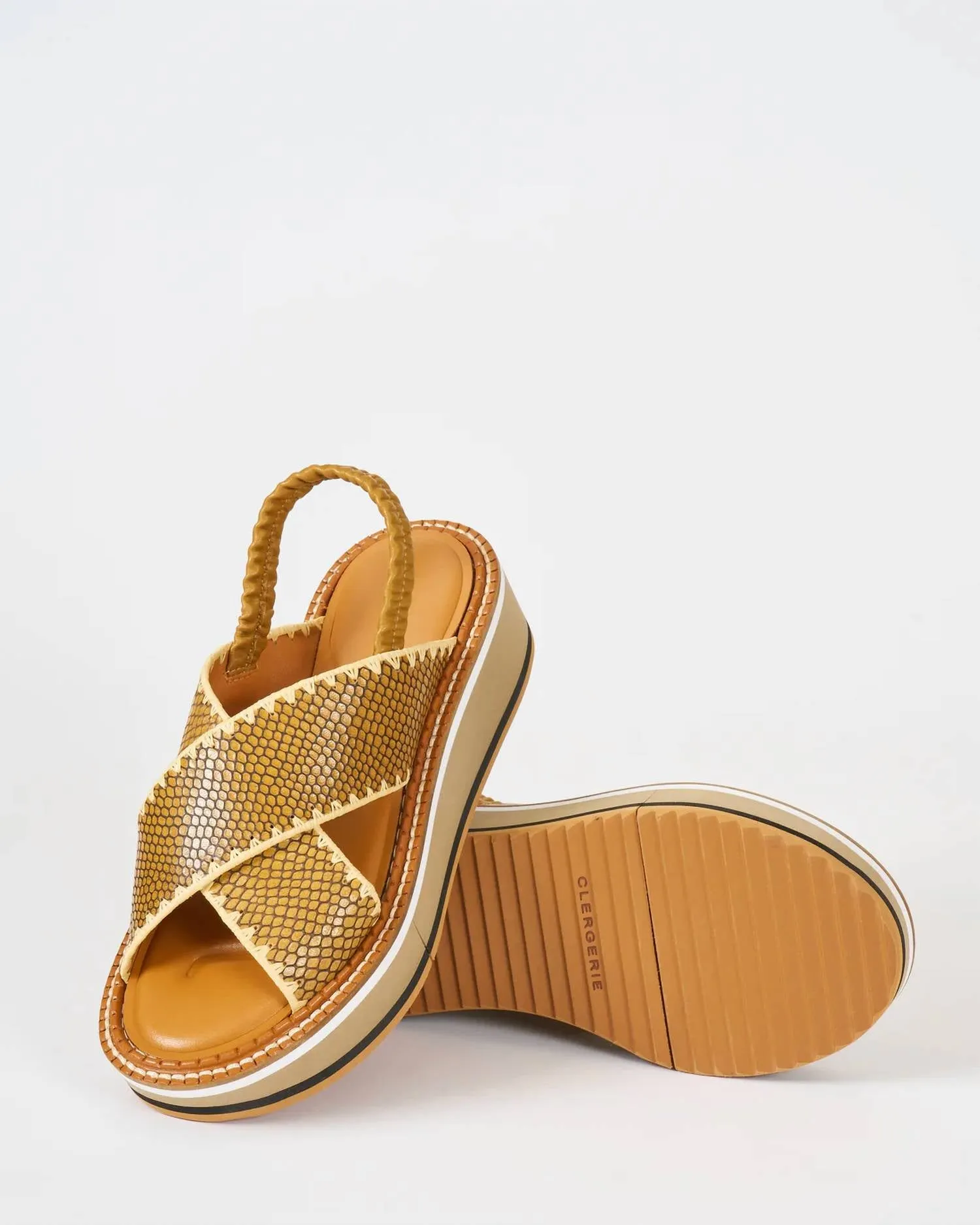 Women's Freedosr Wedge Sandals In Dsrt Pytsde